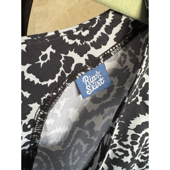 RipSkirt Hawaii Travel Dress - M - Black Floral Packable Resortwear Wrinkle Free - Picture 8 of 10